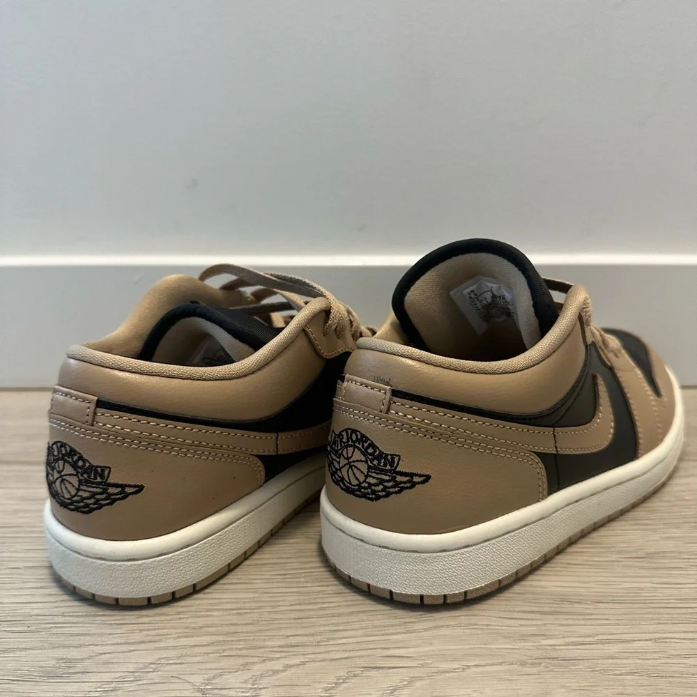Nike Air Jordan 1 Low - Picture 5 of 13